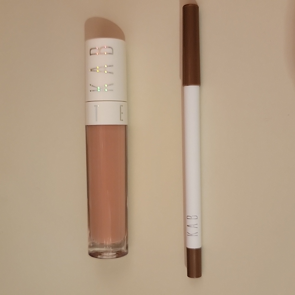NIB KAB Lip Liner + Matte Liquid Lipstick TWISTED